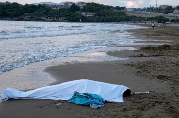 Водолазы МЧС извлекли из воды тело утонувшего в море 28-летнего мужчины