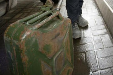 Rusiyada qarajlarda benzin saxlayanlara 15 min cərimə