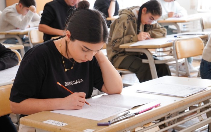 DİM-in magistratura imtahanı yenidən müzakirə mövzusu oldu – Minlərlə yer boş qaldı