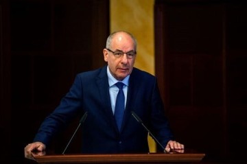 Президент Венгрии подписал закон о своем отстранении
