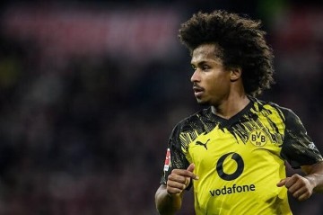 Barcelona sign Karim Adeyemi from Borussia Dortmund
