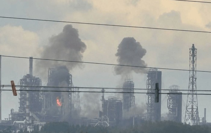 Ukrayna Rusiyanın Omsk neft emalı zavodunu