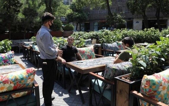 Kütləvi zəhərlənmə olan restoran bu vəzifəli şəxsin imiş
