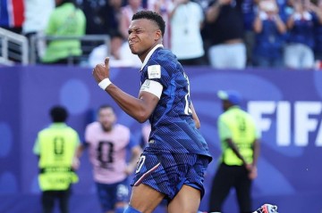 Mbappe sets new French single-season scoring record