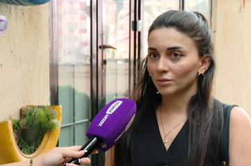 Müdir maaşa görə etiraz edən işçini döyüb? - Video