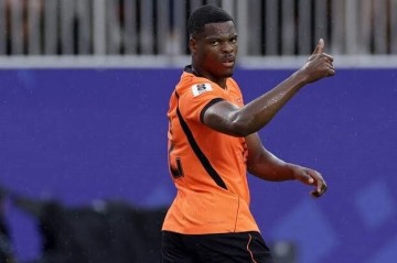Real Madrid sign Denzel Dumfries until 2030