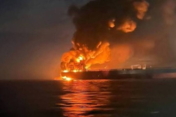 Hörmüz boğazı yaxınlığında nef tankerləri minaya düşdü