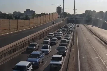 Bakıda 15 yolda tıxac yarandı