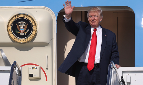 Trump flies partway home from Turkiye in old Air Force One