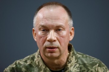 Зеленский снял с должности главкома ВСУ Сырского