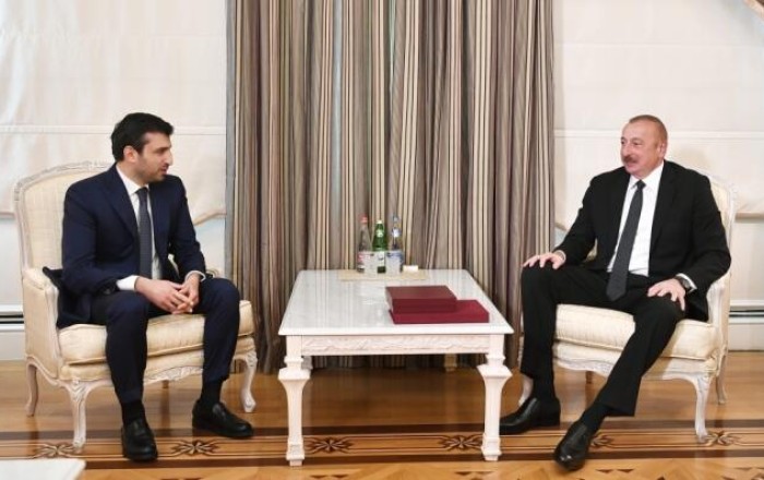 Bayraktar updates Aliyev on Baykar projects in Azerbaijan
