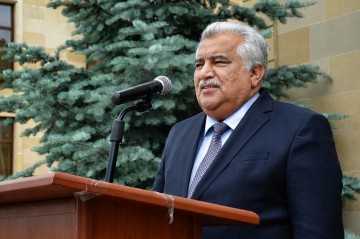“10 mini olanın atasına lənət...” -