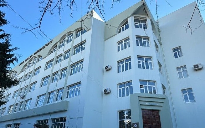 Какова судьба студенток университета для девушек?