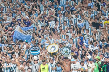 Argentina - İngiltərə matçı öncəsi siyasi Azarkeşlərə qadağa qoyuldu