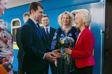 Фон дер Ляйен в Киеве вручат украинский орден "Европы"