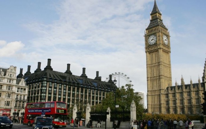 Britaniya elektron viza sisteminə keçir