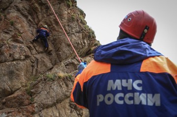 Elbrus dağına dırmaşan iki alpinist yıxıldı -