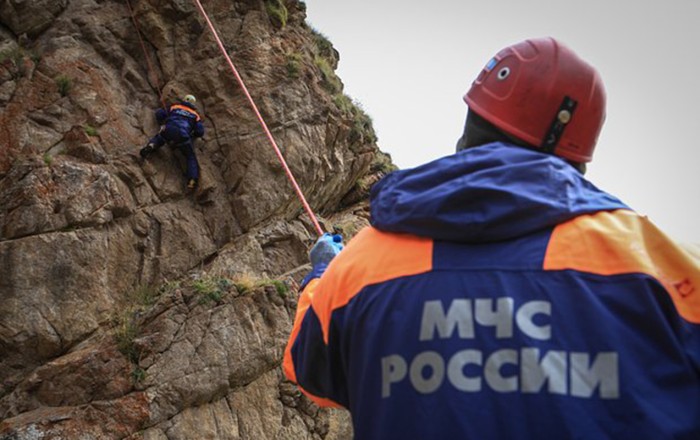 Elbrus dağına dırmaşan iki alpinist yıxıldı -