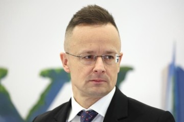 Сийярто объявил об уходе из парламента ради международной карьеры в BYD