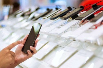 Rusiyada miqrantları telefon almağa məcbur edəcəklər