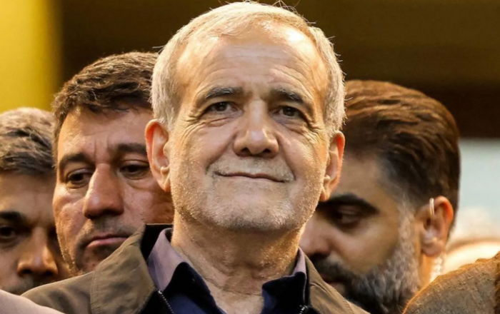 Pezeşkian Müctəba Xameneiyə 28 məktub yazıb: Təhdid etdiyi idda olunur