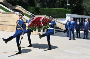Президент Словакии почтил память шехидов в Баку - ФОТО