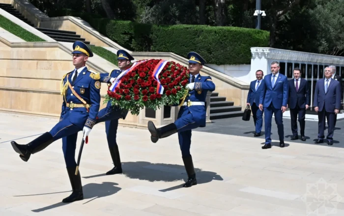 Президент Словакии почтил память шехидов в Баку - ФОТО