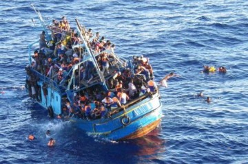Speedboat capsizes off Vietnam, killing 15