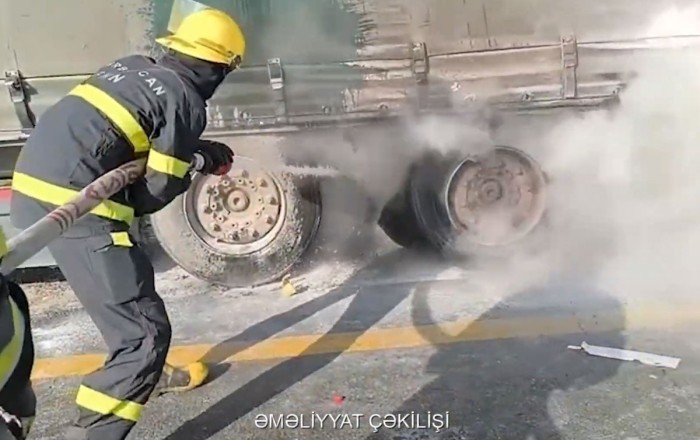 Masallıda yük maşını yandı –