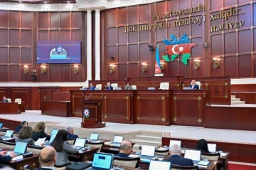 Təhsil müəssisələrində geyim tələbləri TƏSDİQLƏNDİ