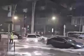 Tbilisi küçələri su altında qalıb (VİDEO)