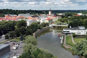 Estoniyada məktəblərin pəncərələrinə qoruyucu örtük çəkilir - Nə baş verir?