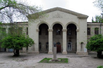 Bu abidələrimiz bərpa olunur