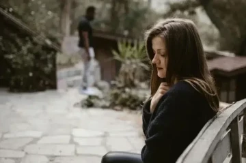 Tovuzda yaşlı kişi evinə gedib-gəldiyi qadının qızıyla münasibətdə oldu, videoya çəkdi - TƏFƏRRÜAT