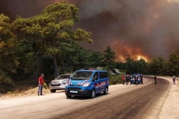 Forest fire rages for 17 hours in Turkiye’s Antalya