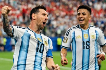 Argentina İsveçrəyə, Norveç İngiltərəyə qarşı