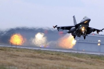 Ukraine strikes MiG-29, Pantsir-S1 at Russian airfield - Video