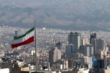 Tehran: ”Trampın yaxınları danışıqlar zamanı 9 milyard qazanıblar”
