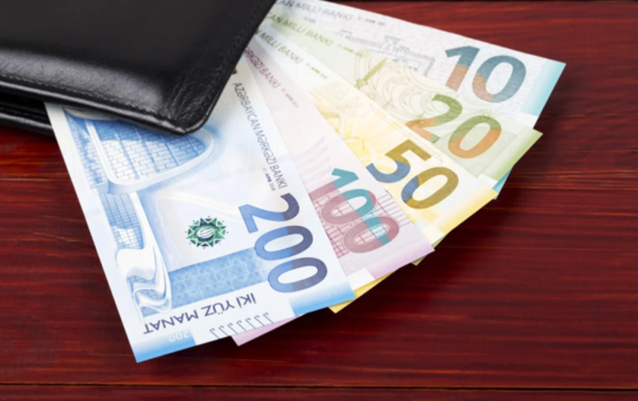 Onlar 8000 manat maaş alır