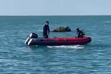 Dənizdə batan 3 gəncin axtarışı davam edir - Video