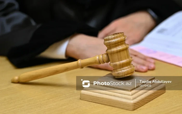 В Баку продолжается суд над экс-чиновником Минобороны по делу о взятках за жилье