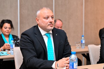 Elxan Səmədov növbəti dəfə PFL-in prezidenti seçildi