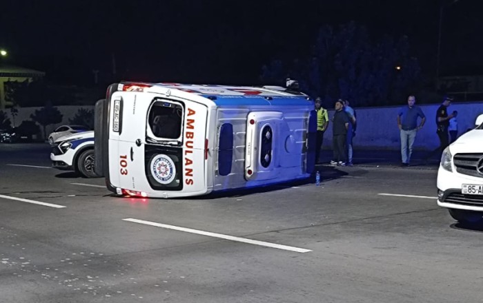 Naxçıvanda təcili tibbi yardım avtomobili aşdı - 4 yaralı var -