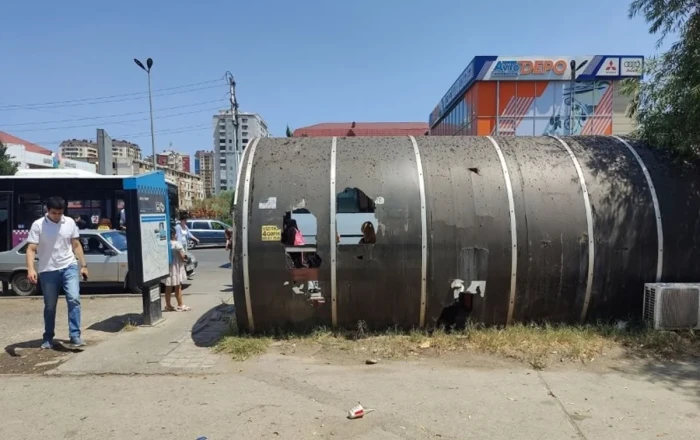 В Сумгайыте аварийная автобусная остановка вызвала недовольство жителей