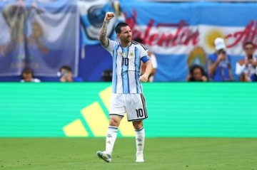 Messi dünya çempionatında rekorda imza atıb