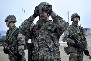 N. Korean troops retreat after S. Korean warning shots