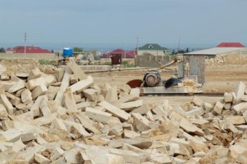 65-летний мужчина погиб на каменоломне в Баку