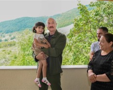 Ильхам Алиев исполнил желание маленькой Гюляр в Карабахе - ВИДЕО