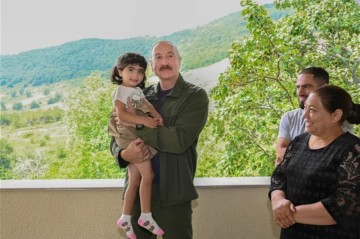 Ильхам Алиев исполнил желание маленькой Гюляр в Карабахе - ВИДЕО
