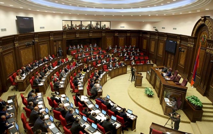 Azərbaycan əleyhinə sərt açıqlamalar verən Knyaz Həsənov Ermənistanda yeni parlamentə sədrlik edir -
